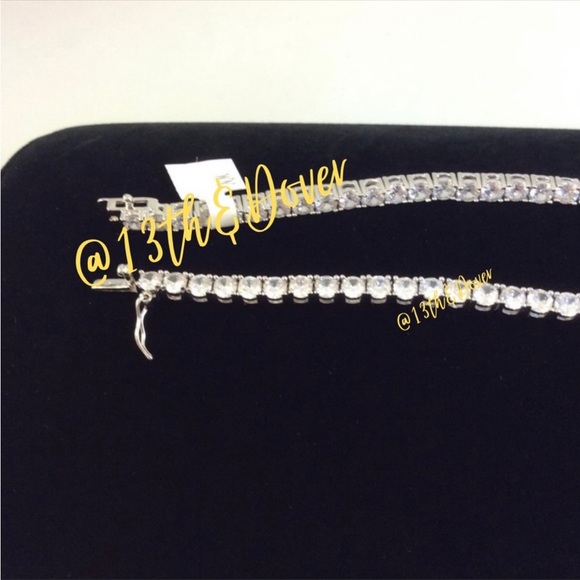 18k 42ct Tennis Necklace - Picture 6 of 11